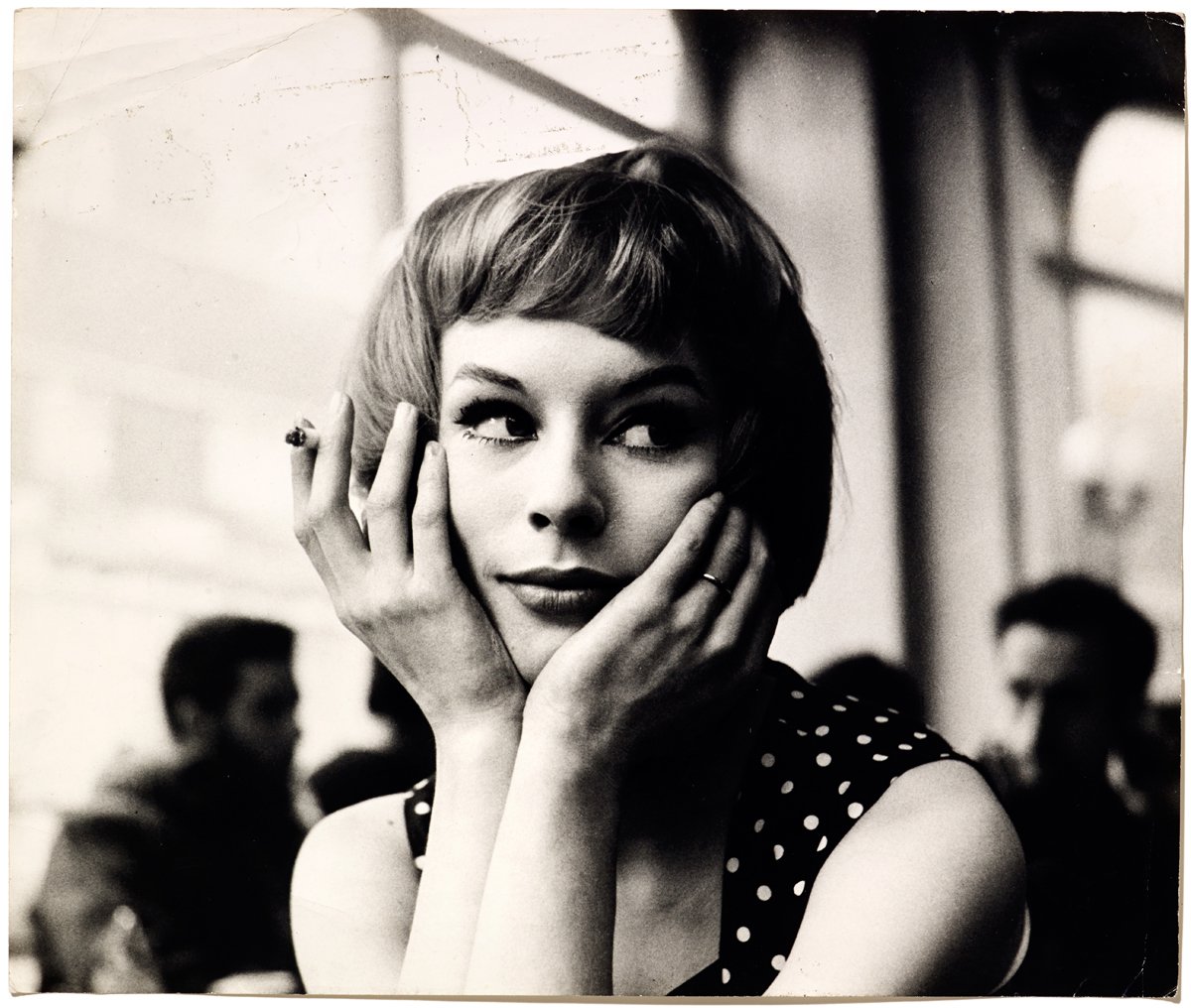 Girl-In-Cafe-late-1950s.-c-John-Deakin-The-John-Deakin-Archive-2013.jpg