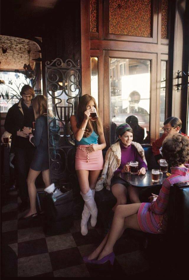 London pub 1967.jpg