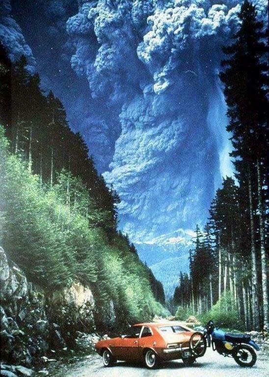 Mount St Helens eruption in May 18, 1980.jpg