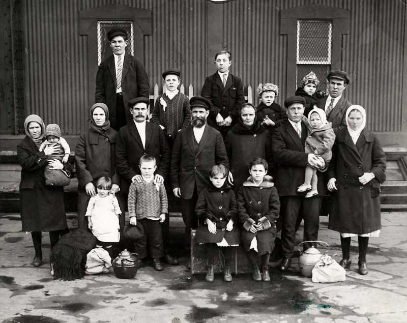 Семья мигрантов из России, Нью-Йорк, США, 1930 год.jpg
