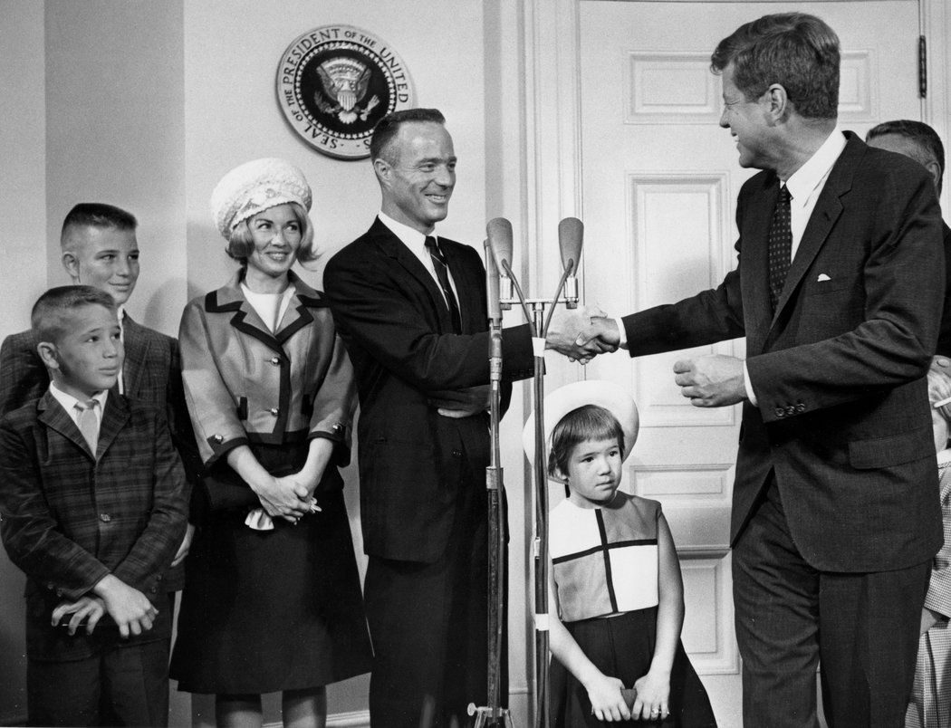 18-mercury-seven-astronauts-12 _ Carpenter and family meet with JFK..jpg