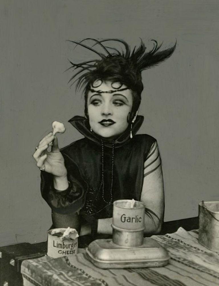 Actress Valeska Suratt having a snack 1920.jpg