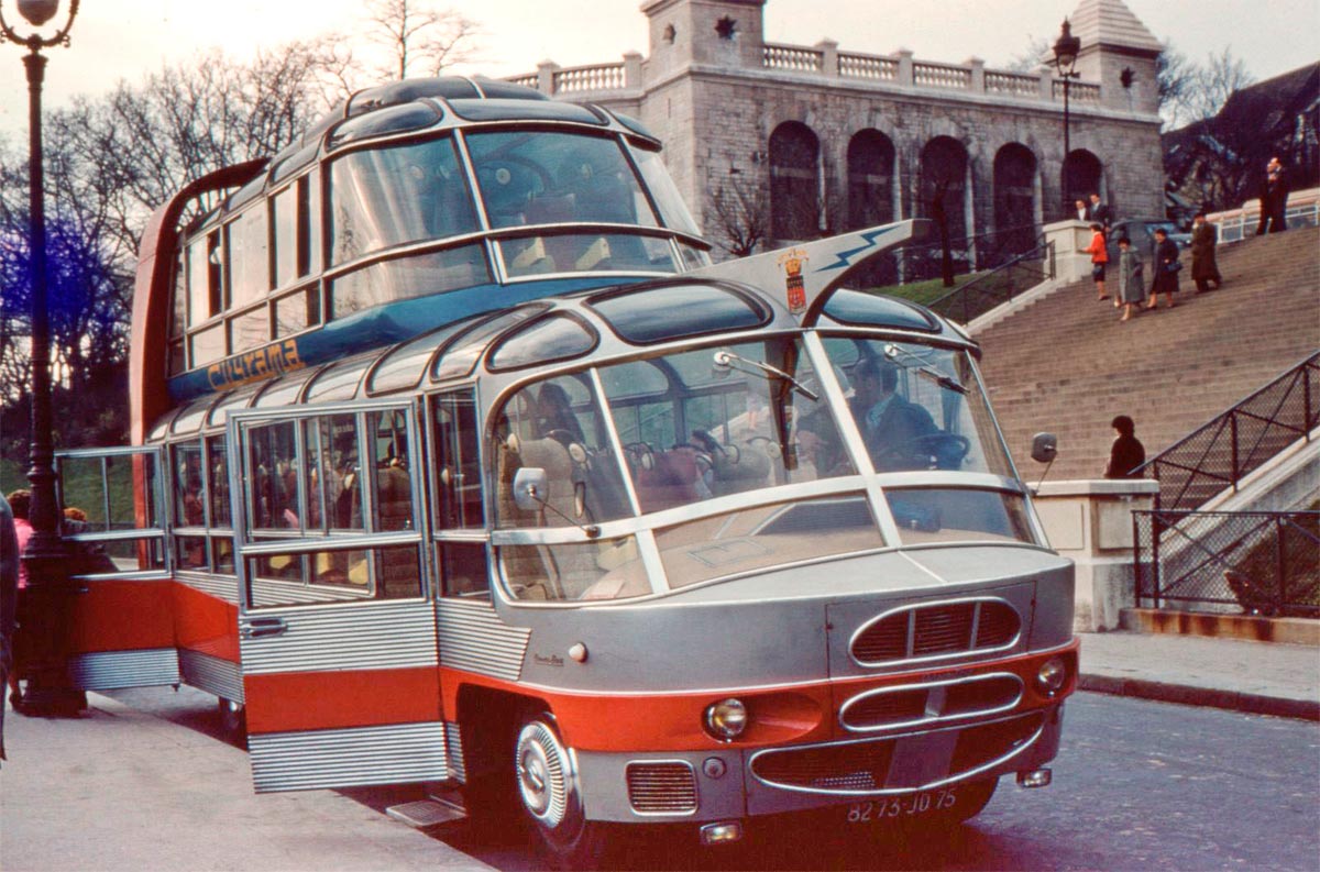 1950s Cirrus CityRama futuristic, space ship-like Paris tour bus.jpg