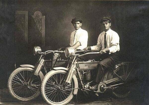 William Harley and Arthur Davidson, 1914.jpg