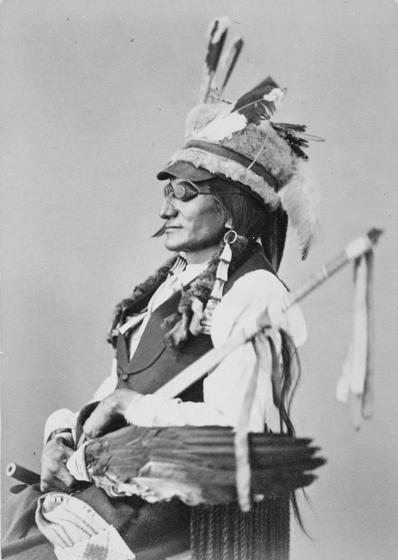 Sittin Crow, a Blackfoot Sioux man, ca 1872.jpg