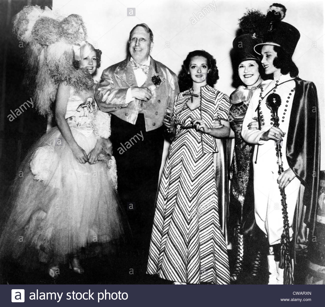 costume-party-at-san-simeon-irene-dunne-william-randolph-hearst-bette-CWARXN[1].jpg