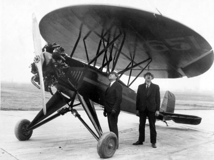 1934 Airplane of the future - the Nemuth Parasol - with a disk-shaped wing, could land almost like a parachute.jpg