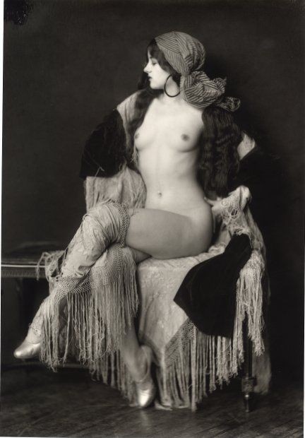 Ziegfeld girl Virginia Biddle (1920s).jpg