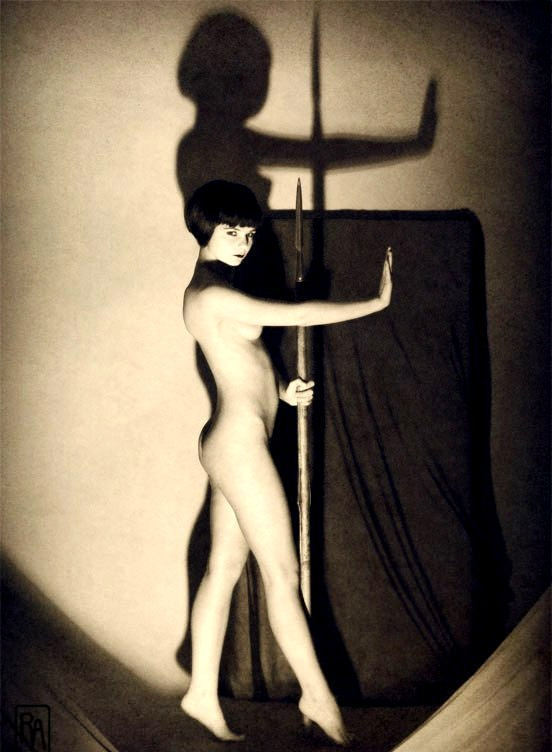 Alfred Cheney Johnston, Louise Brooks, 1920s.jpg