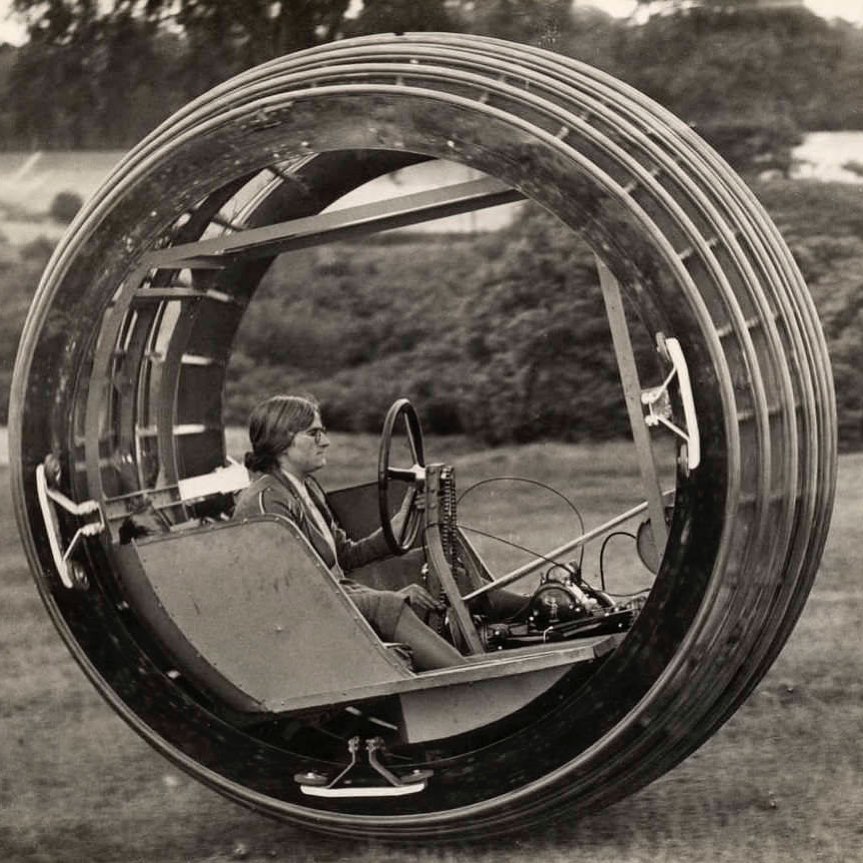 Woman driving an experimental Dynasphere, сirca 1931.jpg