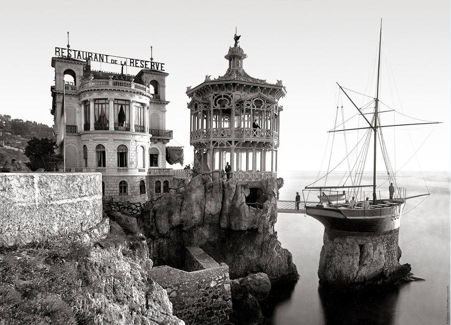 Restaurant in southern France, 1907.png