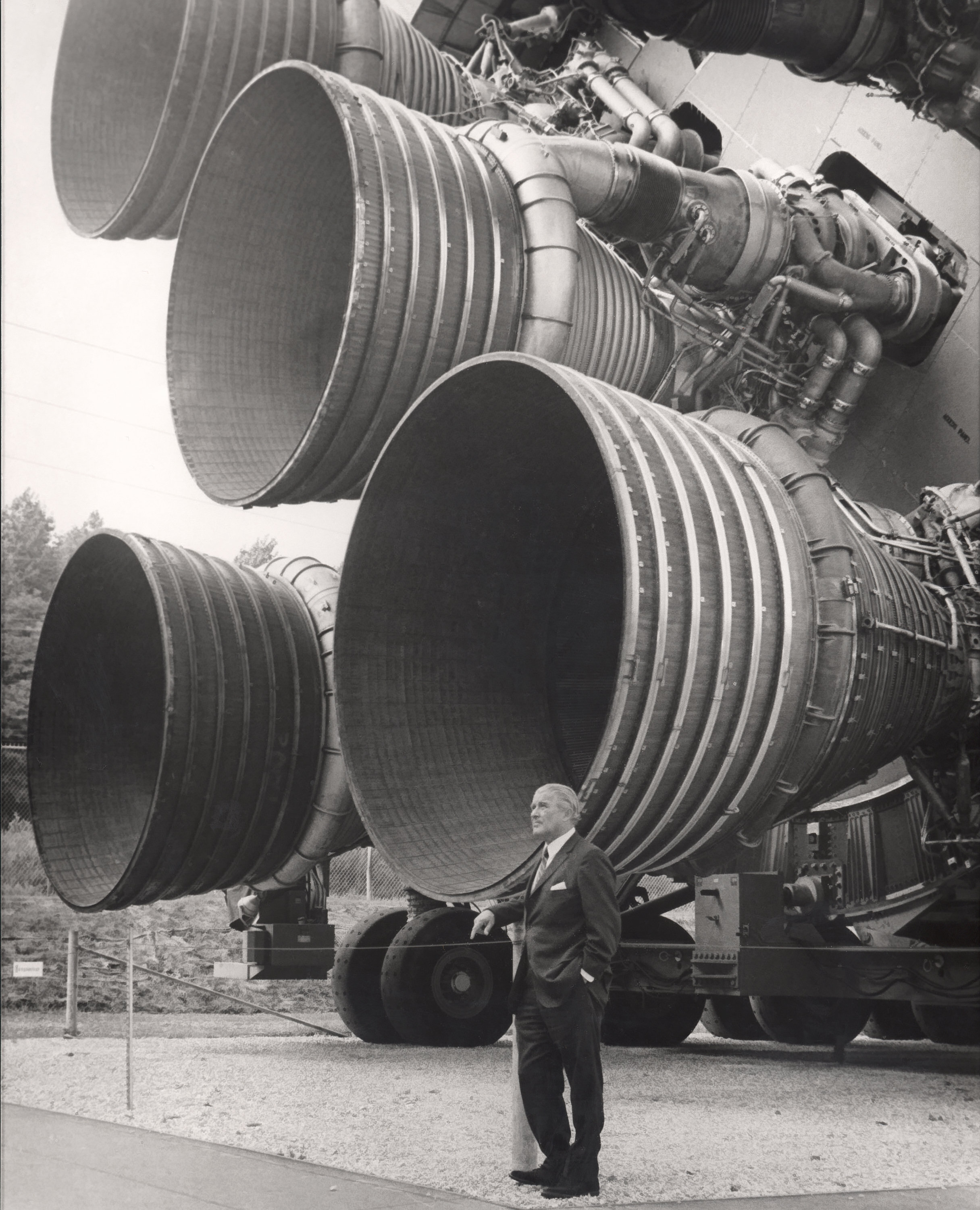 Werhner von Braun (circa 1960).jpg