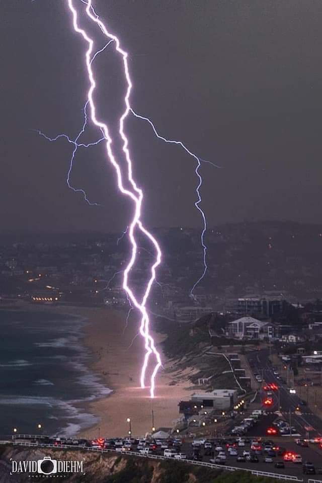 photo taken last night in Newcastle region of NSW in Australia.jpg