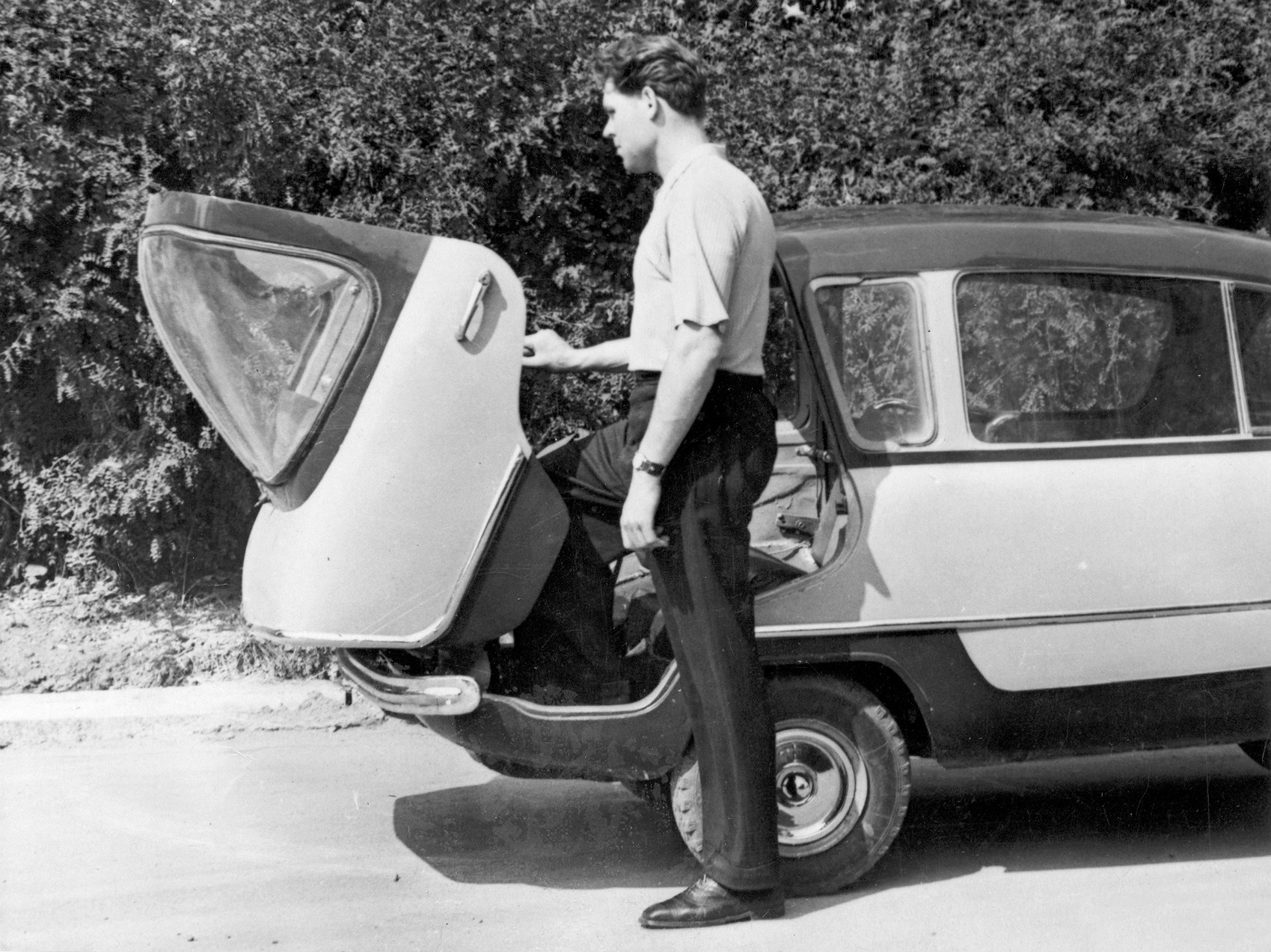 1955-IMZ-NAMI-A50-Belka-05[1].jpg