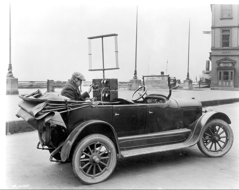 The first version of a mobile phone being used (1924).jpg