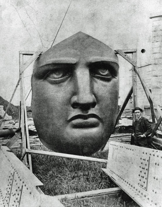 Pre-installed face of Statue of Liberty (1886).jpg
