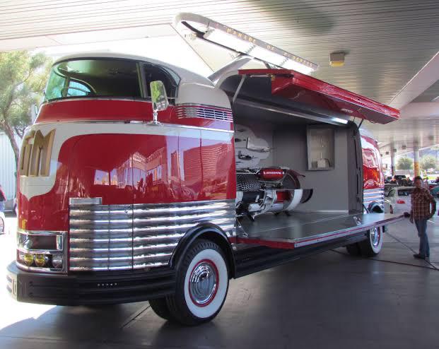 1939 GM Futurliner.jpg