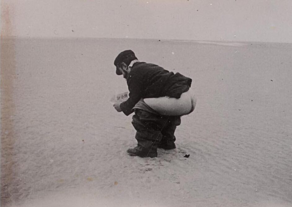 Toulouse-Lautrec Defecating On A Beach – 1898.jpg