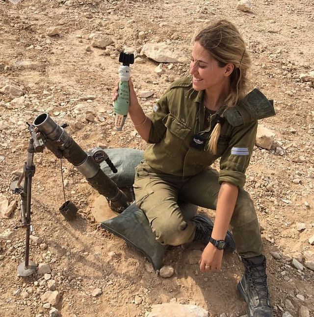 hot_israeli_army_girls_28.jpg