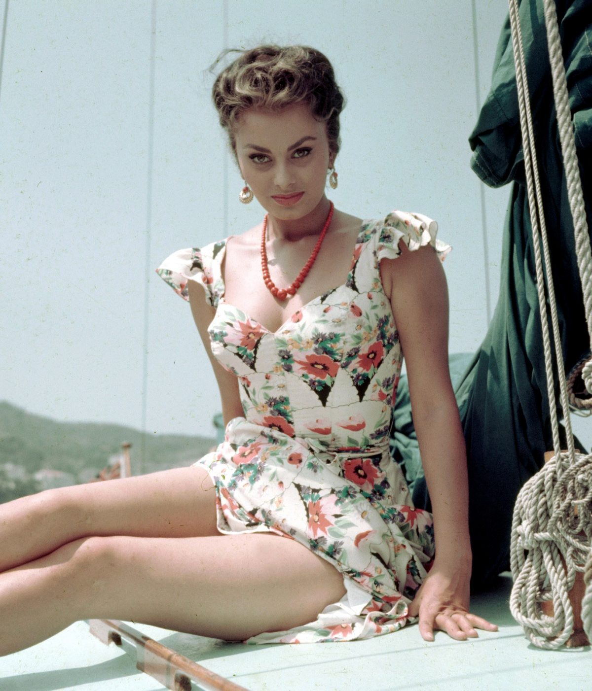 1965. Sophia Loren, born 1934, Italian Film actress.jpg