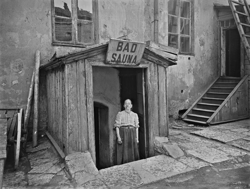 1913 Picture from Mariankatu, Finland, and 'bad' is Swedish for 'bath'.jpg
