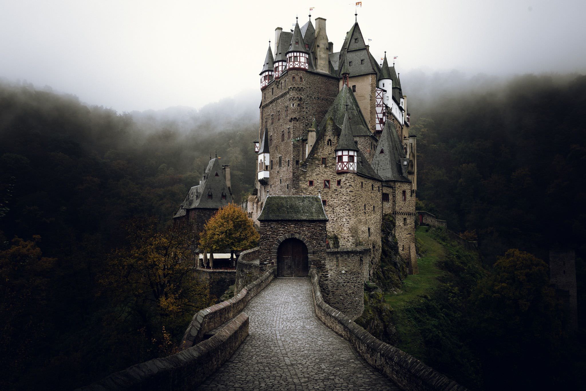One family, 33 generations, have owned and occupied this medieval castle since the 12th century - the Eltz family. Eltz Castle - Germany.jpg
