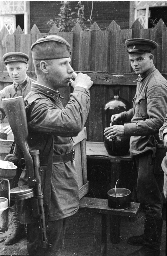 Frontline 100 grams for a senior sergeant of the Red Army. Leningrad front, 1942.jpg