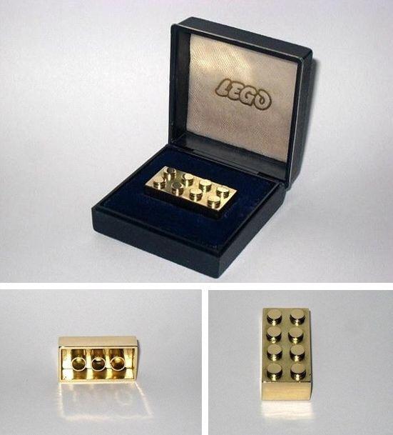 At the German Lego factory back in 1979, an unusual tradition appeared - employees who had worked for more than 25 years in production were awarded with a Lego brick made of solid gold.jpg