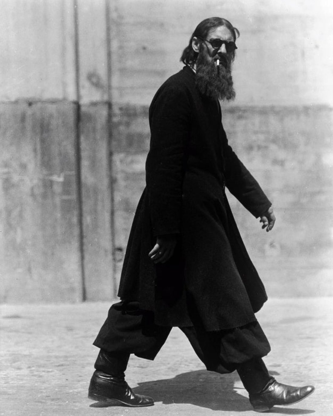Lionel Barrymore as Rasputin on the set of Rasputin and the Empress (1932).jpg