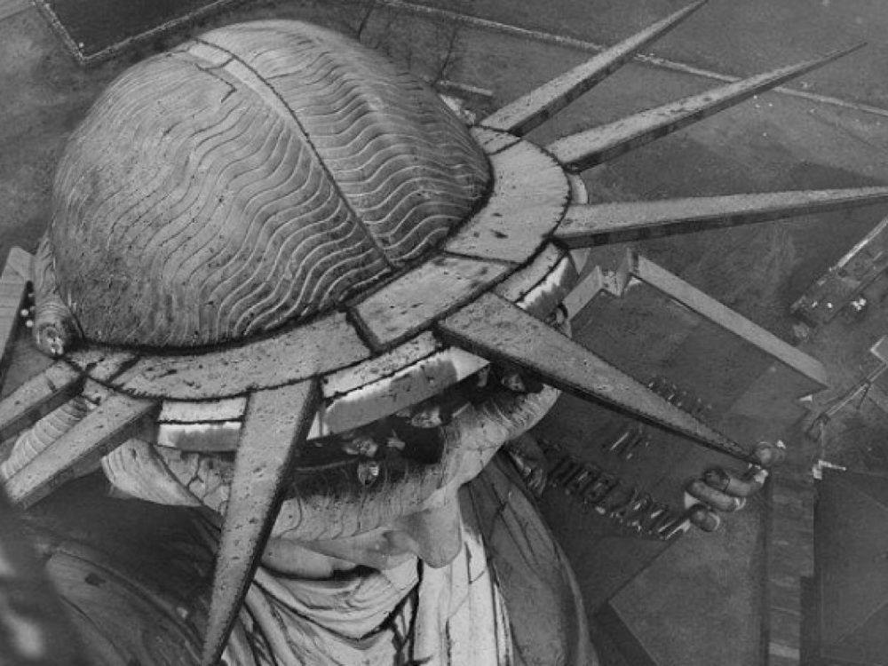 The view of the Statue of Liberty, as seen from the torch ( closed since 1916 ).jpg