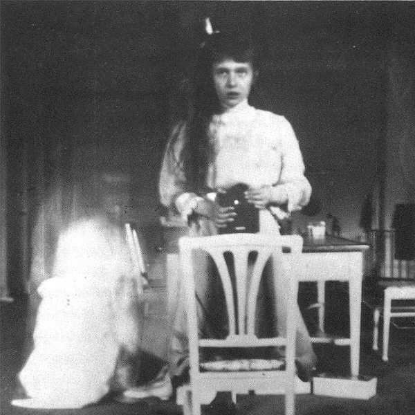 One of the oldest known selfies in a mirror (Grand Duchess Anastasia Nikolaevna of Russia, 1914).jpg