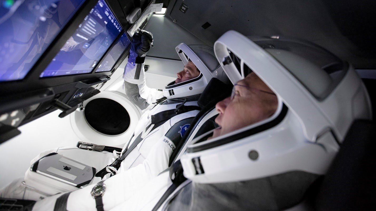 The cockpit of the SpaceX Crew Dragon capsule is controlled by touchscreen.jpg