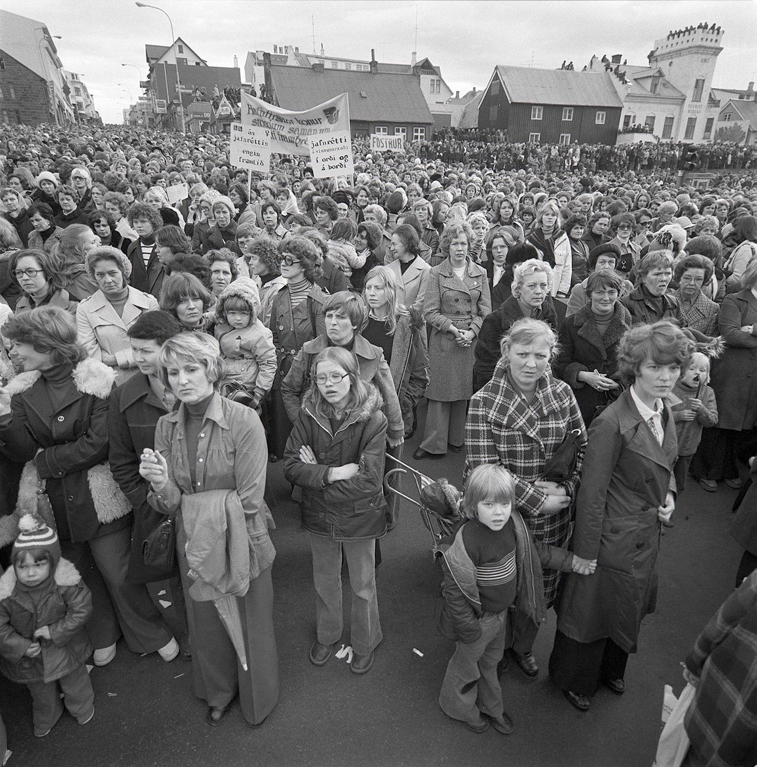 womens-strike-iceland-1975.olafur-k-magnusson.womenshistoryarchives.jpg