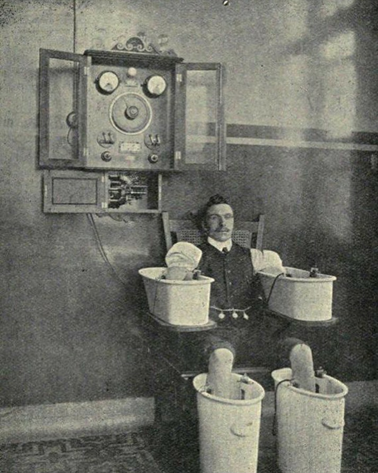 An electric bath used to treat rheumatism, 1910.jpg