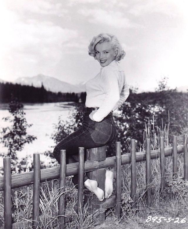 Marilyn Monroe on the set of her 1954 film, RIVER OF NO RETURN.jpg