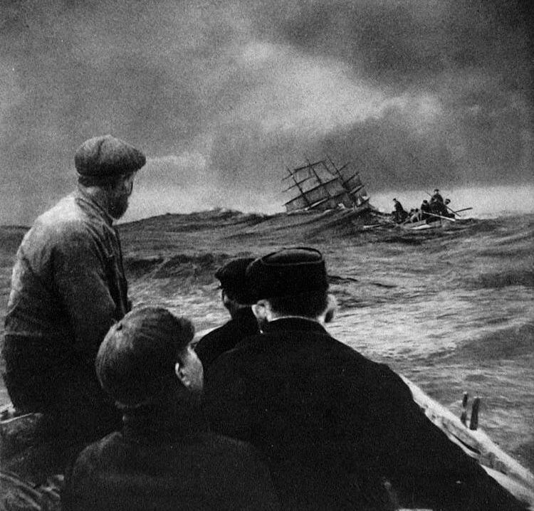 This photograph of the shipwreck of Arden Craig, 1911.jpg