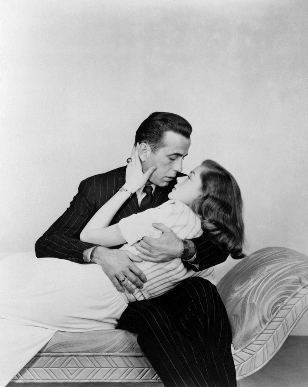 Humphrey Bogart and Lauren Bacall, Promoshoot for The Big Sleep (1946).jpg