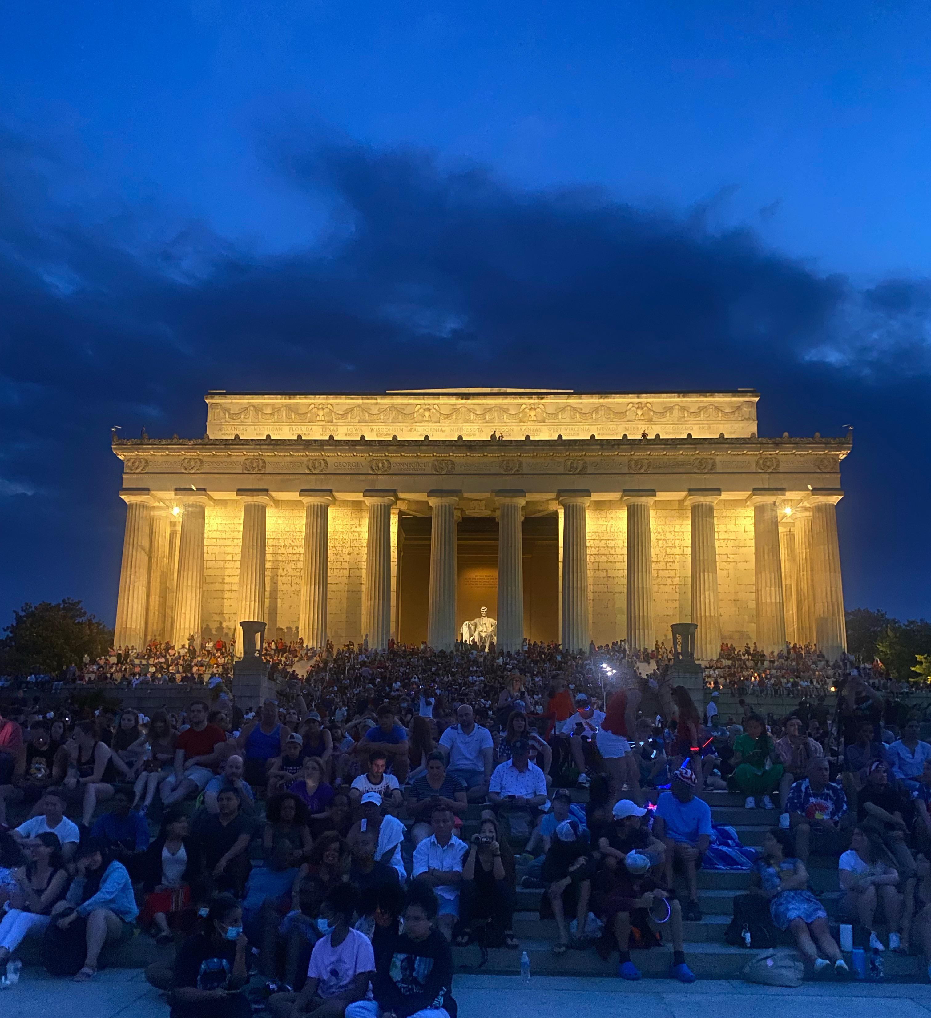 Crowd gathered to watch the 4th of July in dc.jpg