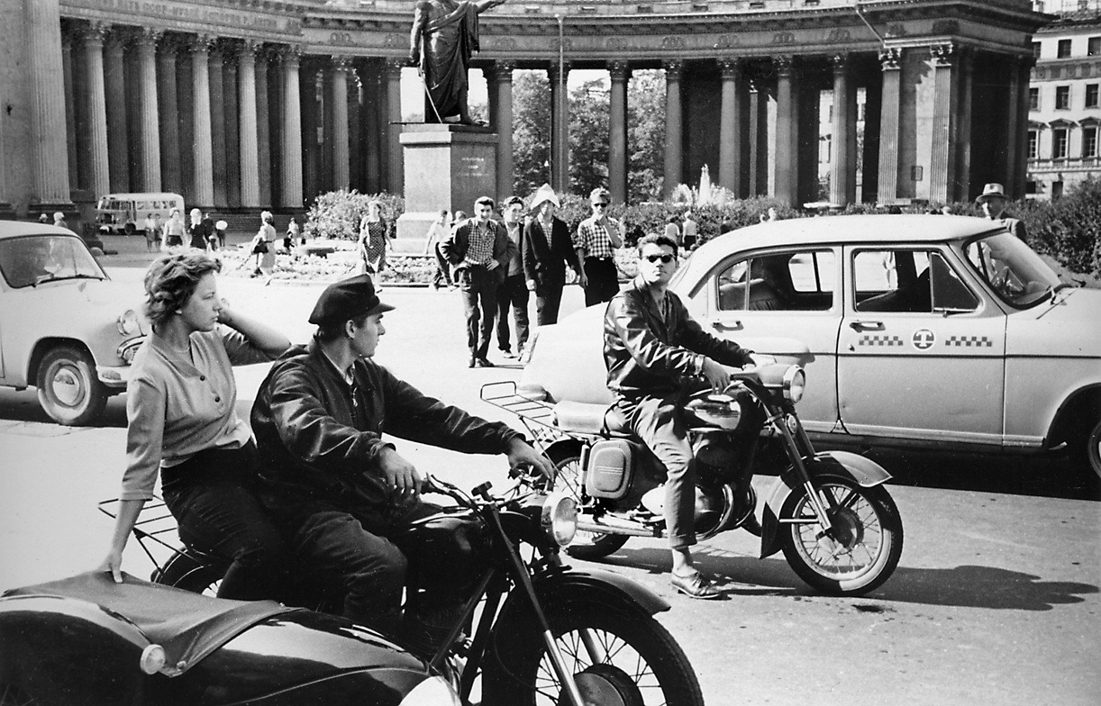 Leningrad (now St Petersburg), in front of Kazansky Cathedral (1962).jpg