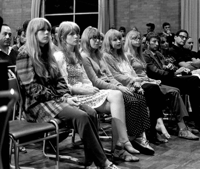 Wives and girlfriends of Beatles and Mick Jagger - 1967.jpg