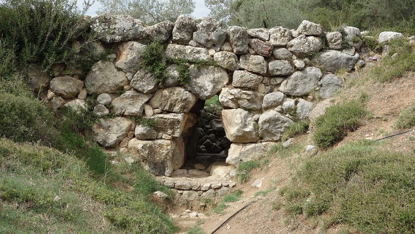 Oldest Bridge in Europe Still in Use Found in Greece - The Arkadiko Bridge dates back to the Mycenaean times, built over 3300 years ago.jpg