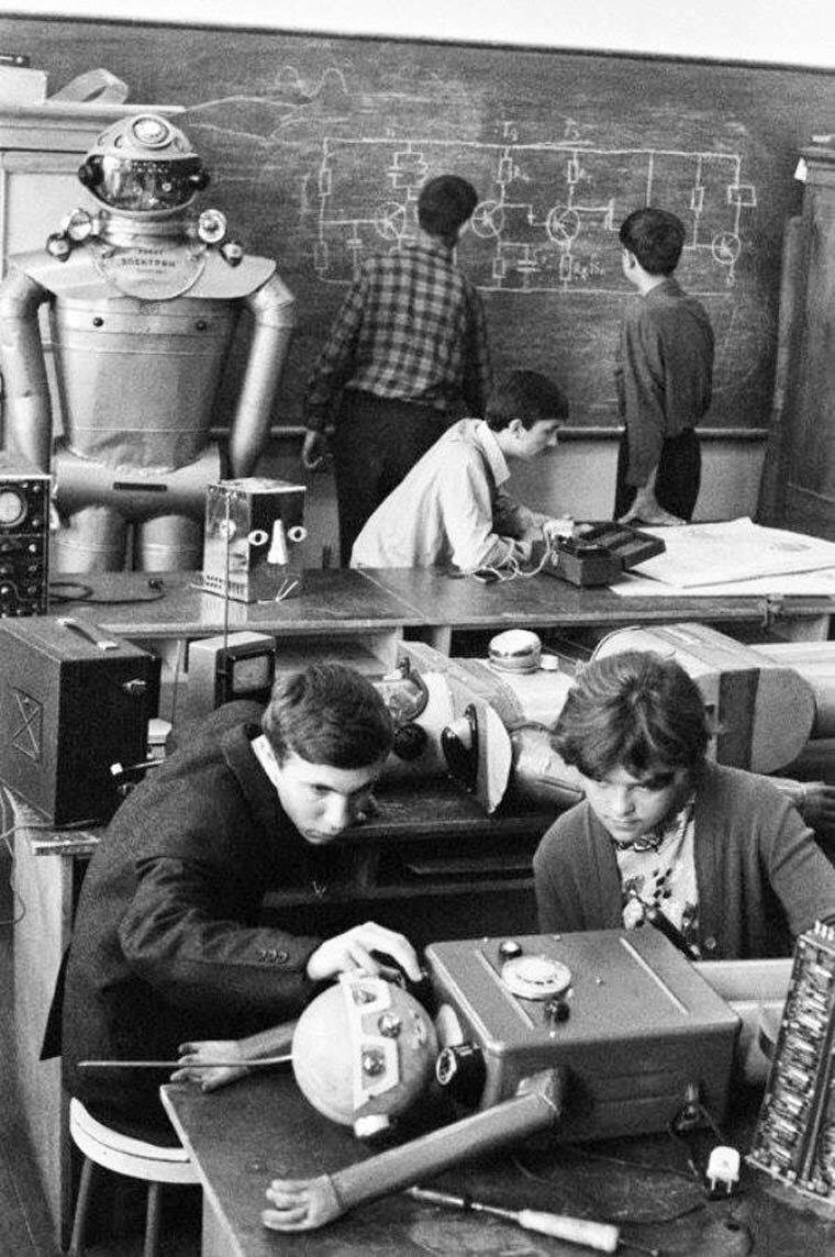 Soviet students building robots for the First All-Union robot competition, 1960s.jpg