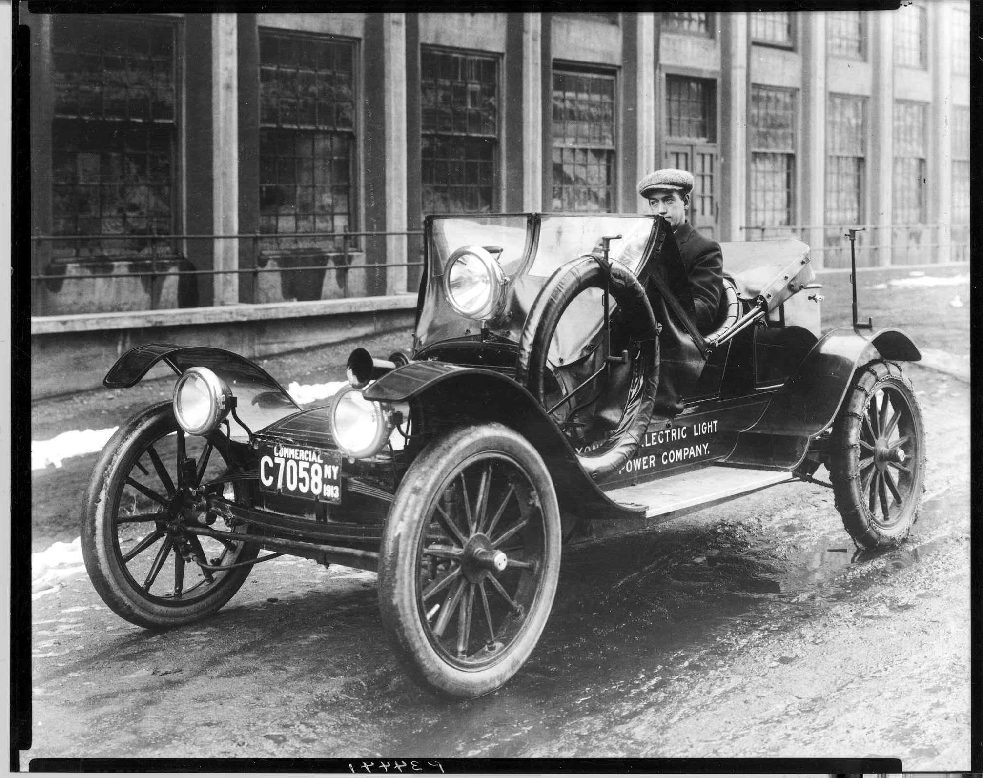 Long Acre Electric Light and Power Company New York, NY 1913.jpg