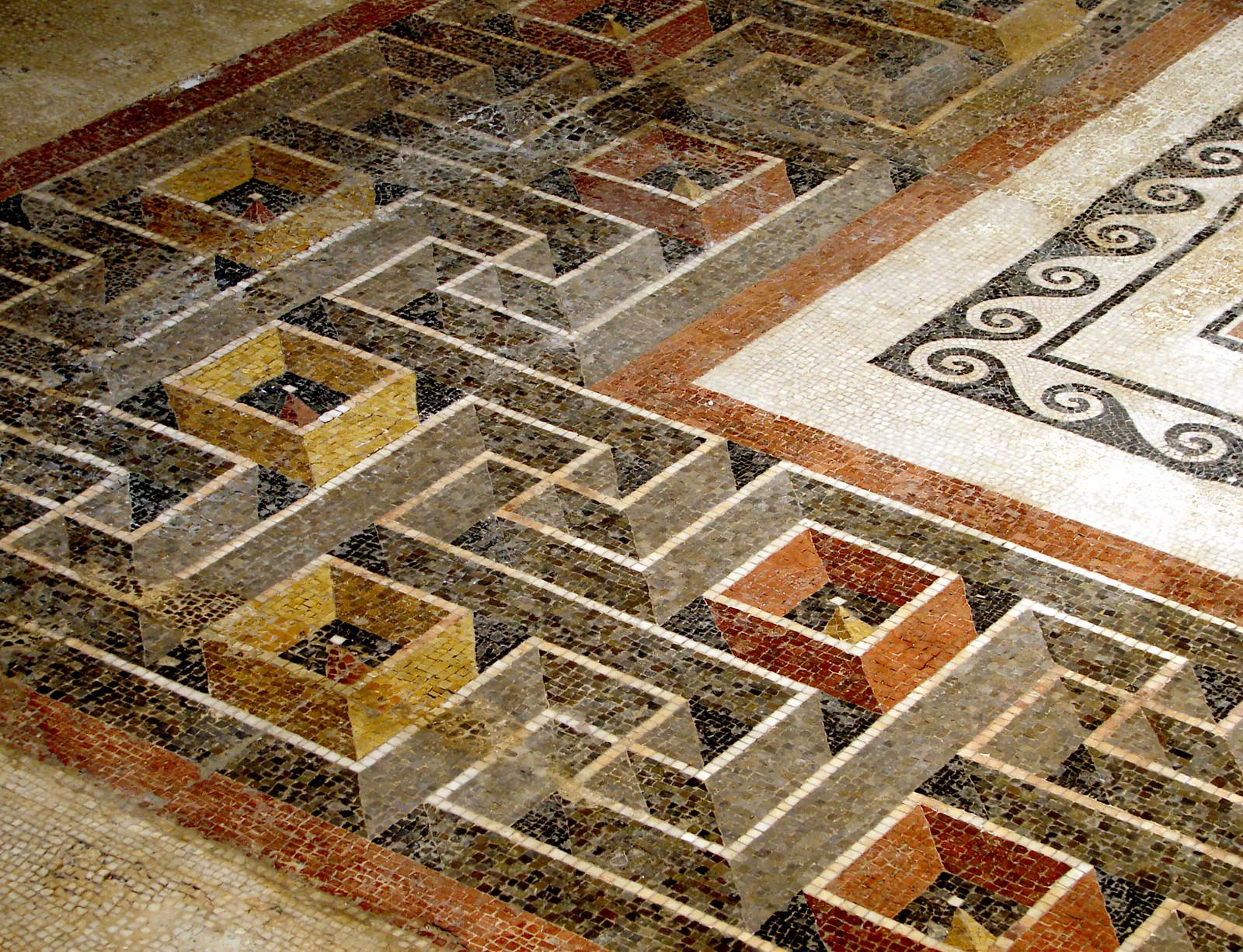 Detail of the Roman mosaic of the peristyle of the Domus Romana in Malta, showing its astounding 3D effect which must have been the achievement of the best craftsmen of the time. 1st century BCE.jpg