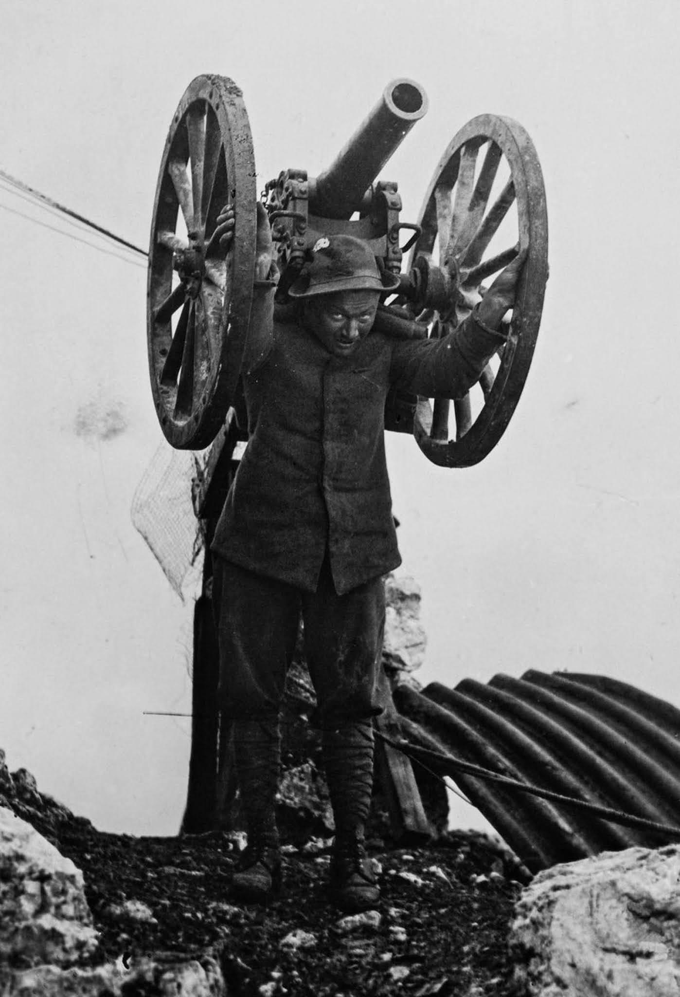 Italian Alpini Soldier Carries Field Gun to Higher Ground 1916.jpg