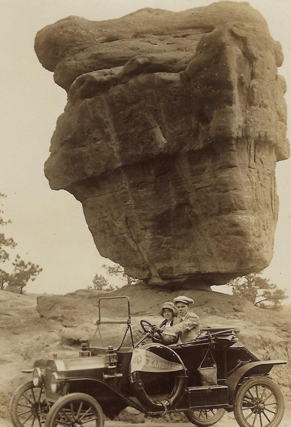 The Balanced Rock in the Garden of the Gods at Colorado Springs, 1920s.jpg