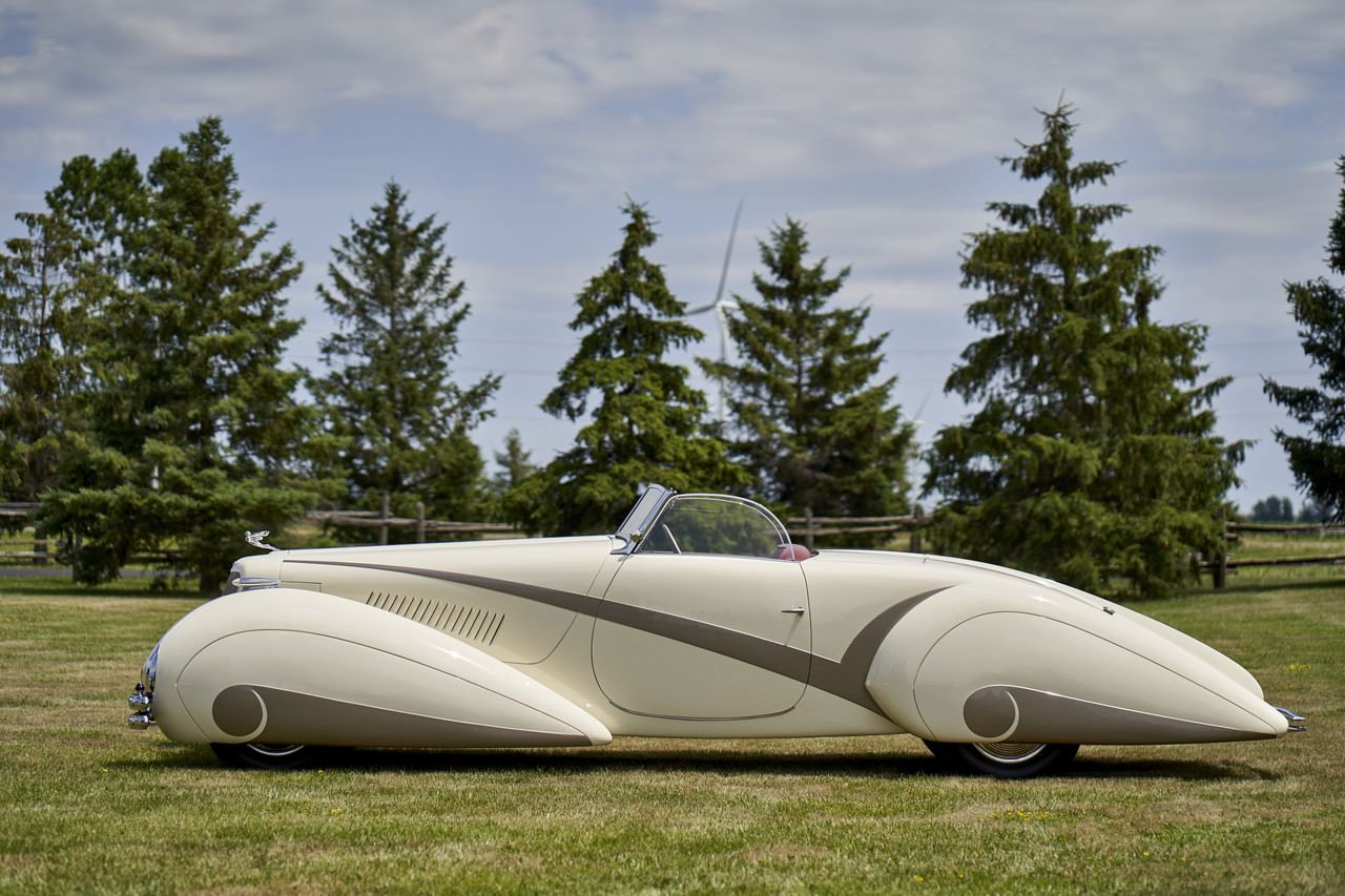 1937 Cadillac V-16 Series 90 Cabriolet.png