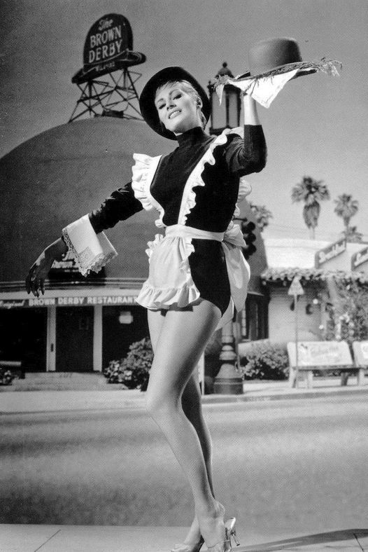 Anita Ekberg outside The Brown Derby in L.A. 1959.jpg