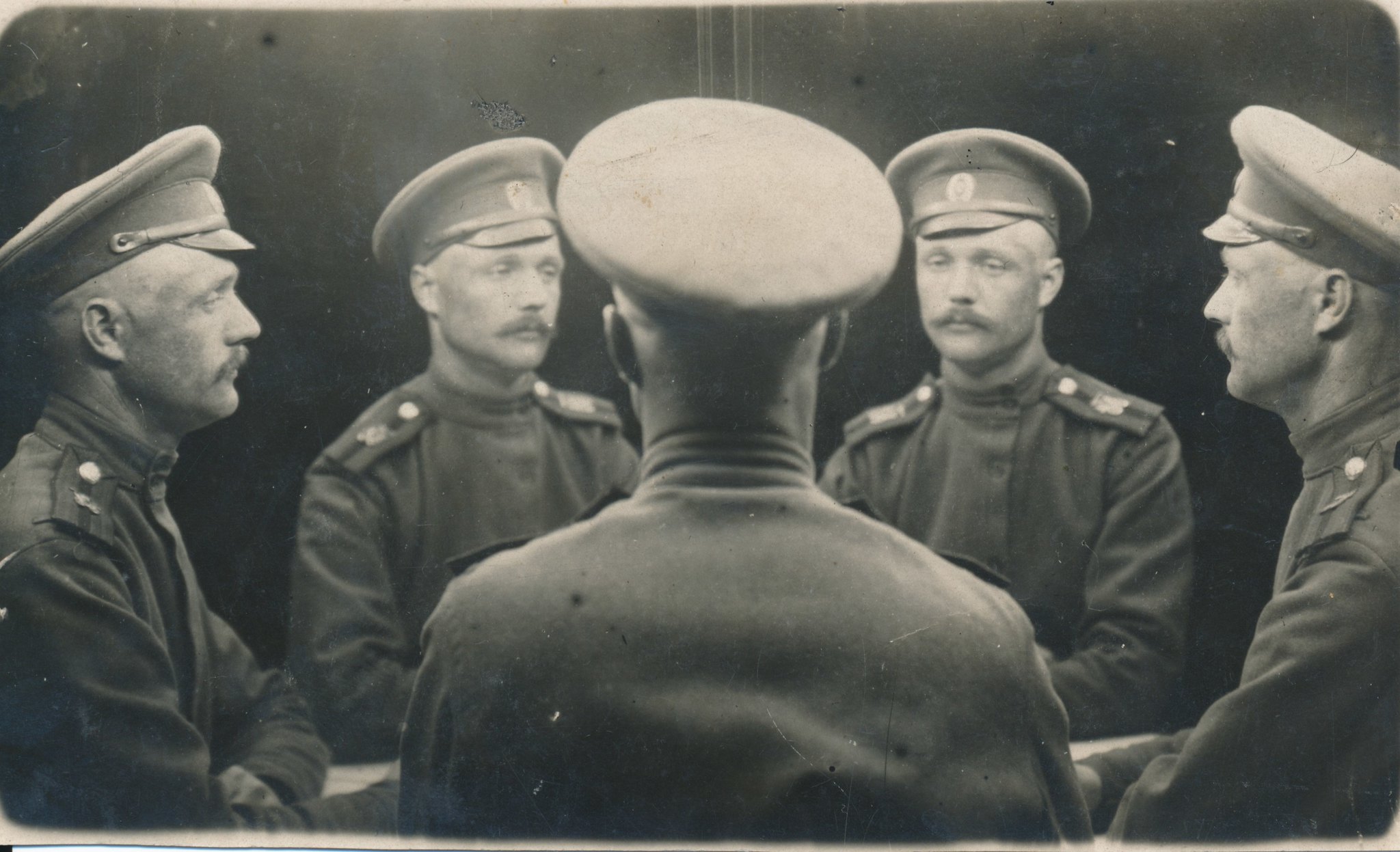 Trick photo. Russian soldier, 1916.jpg
