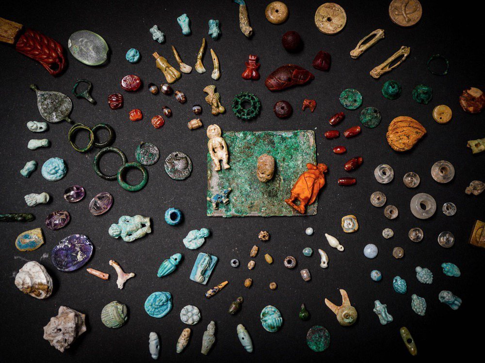 The Pompeiian sorceress' kit contained about 100 different objects.jpg